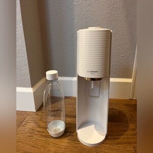 Soda Stream Terra White Sparkling Water Maker